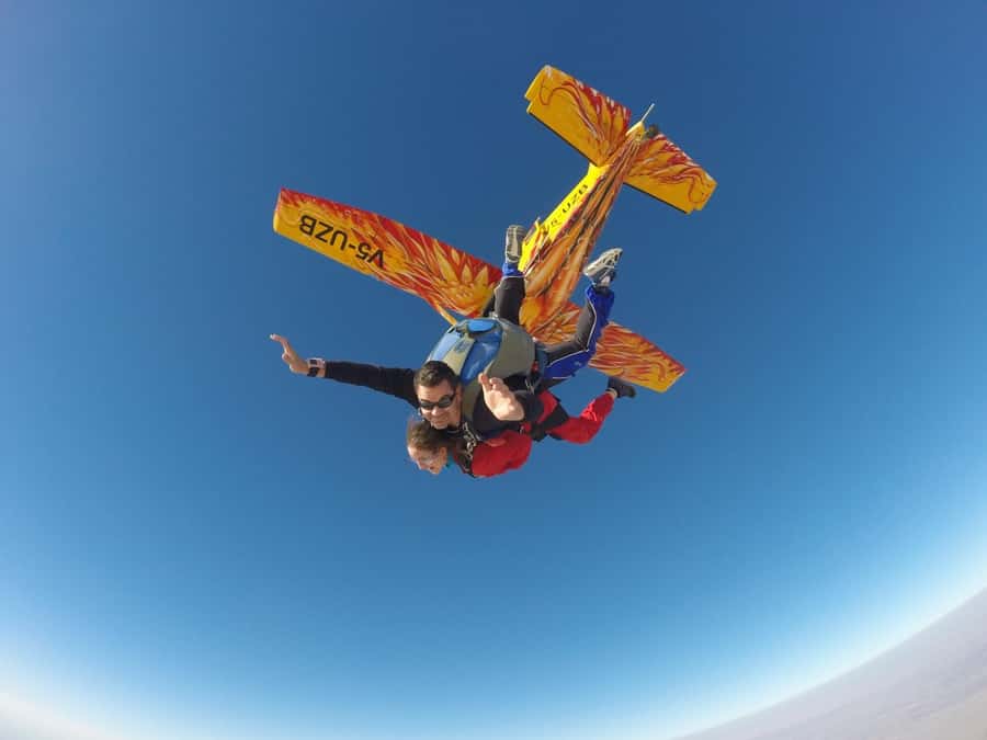 From Swakopmund: Tandem Sky Diving - From hotel pickup to the skydiving club