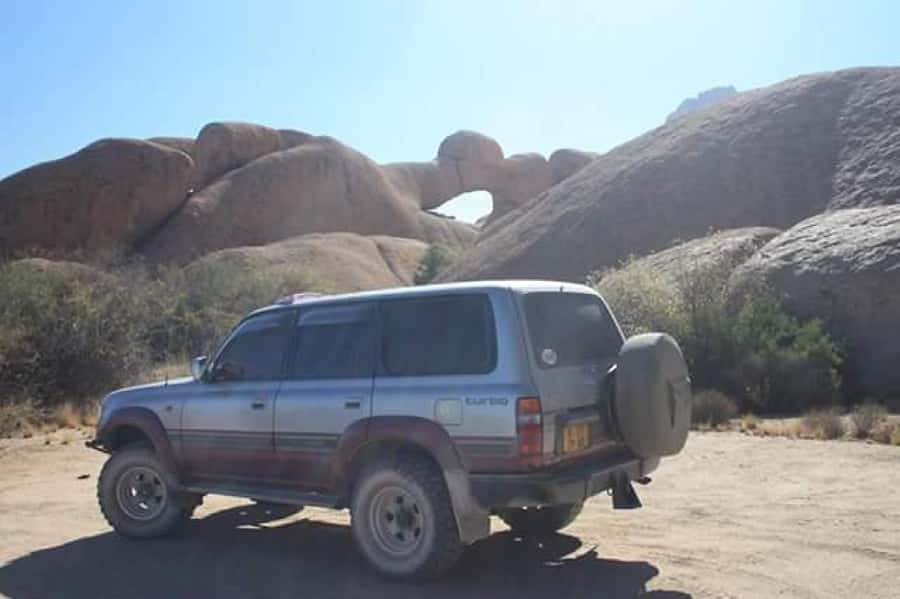 Spitzkoppe : via Zeila Shipwreck - Vlotskasbaken and its unusual holiday setting