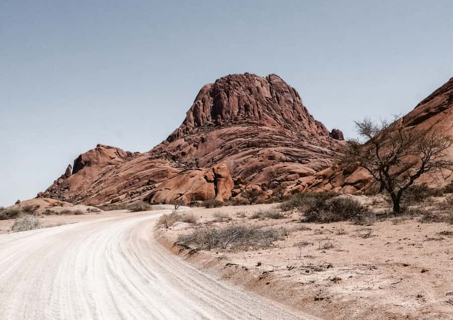 Swakopmund/Walvis Bay: Spitzkoppe Mountains - Meeting Himba culture at the village