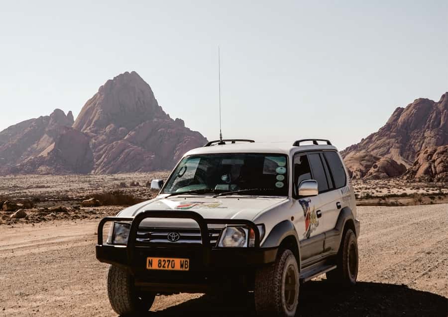 Swakopmund/Walvis Bay: Spitzkoppe Mountains - Minerals, jewels, and the permit question