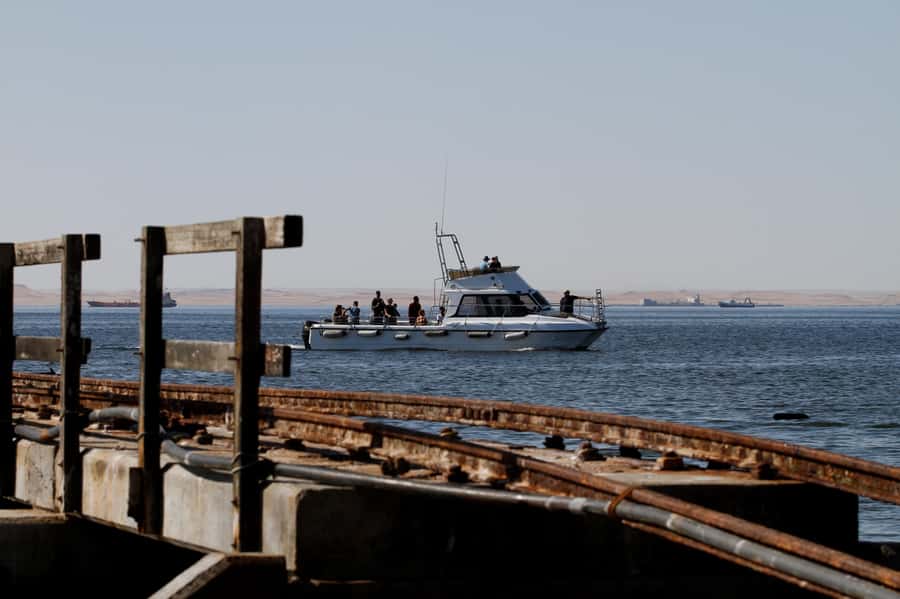 Walvis Bay: Dolphin Cruise, Pink Lakes and 4x4 Dune Drive - Key points to know before you book