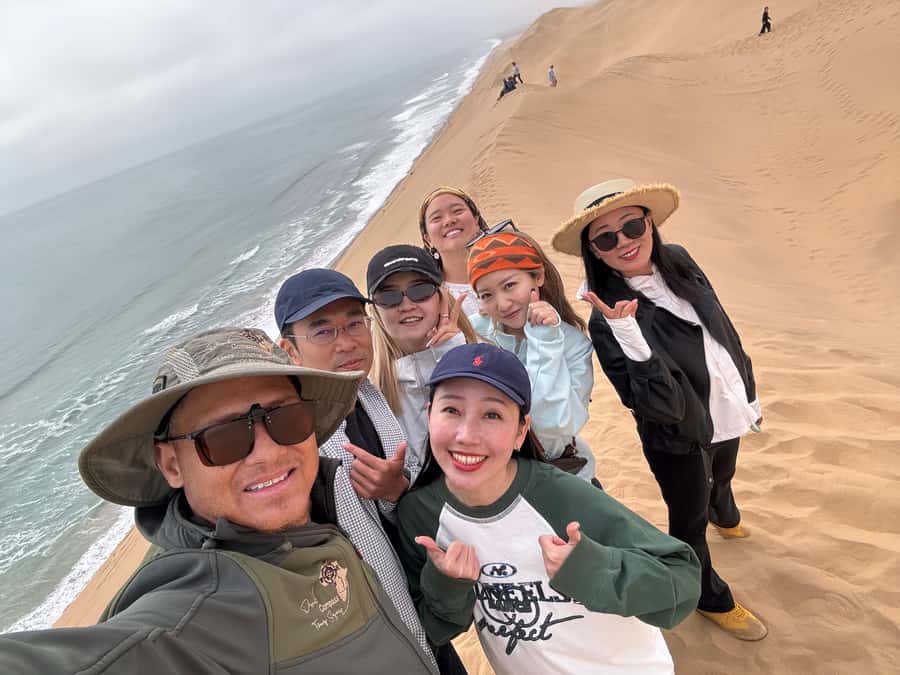 Walvisbay: Sandwich Harbour 4x4 & Sandboarding Tours - The real thrill begins in the dune belt