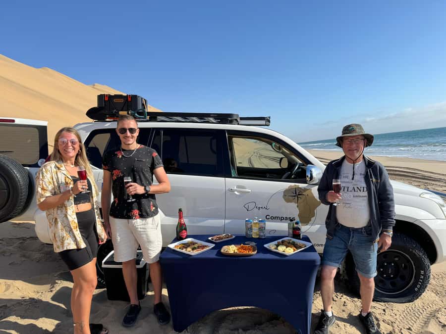 Walvisbay: Sandwich Harbour 4x4 & Sandboarding Tours - Shared 4x4s and what the price really buys