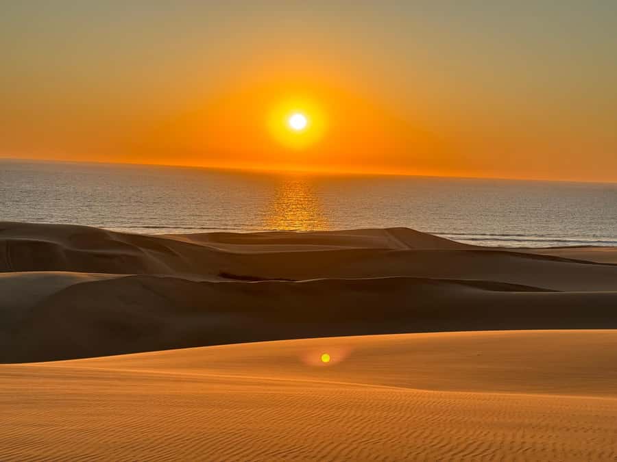 Walvisbay: Sandwich Harbour SUNSET Tour-End It Beautifully - The Pink Lake and Walvis Bay Salt Works